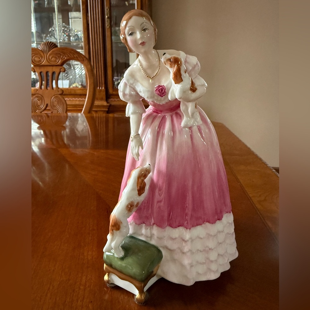 Royal Doulton “Ladies of the Realm” Queen Victoria